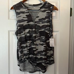 NWT SO brand camo detailed tank